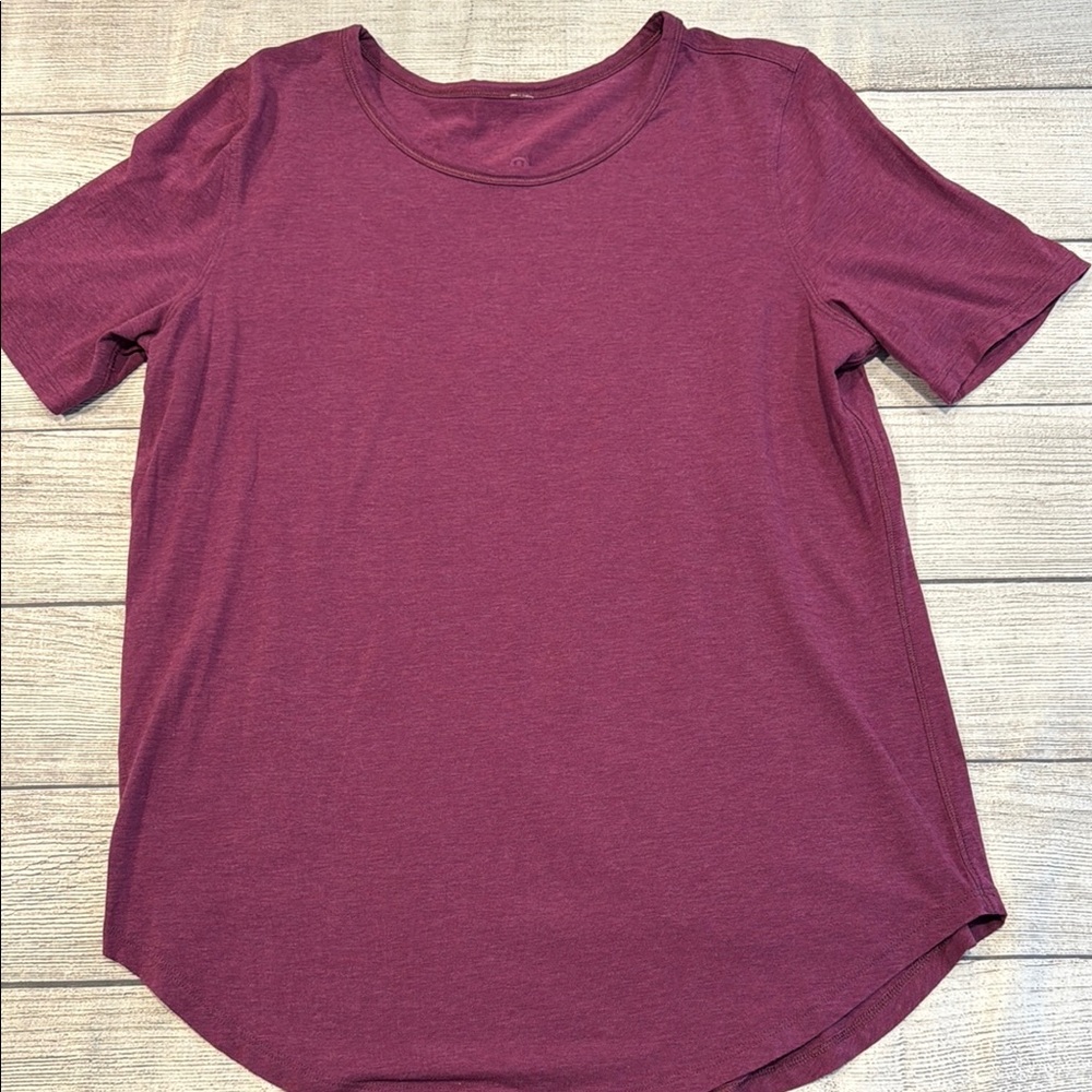 🍋Women’s Lululemon Love Short Sleeve Tee *FLAW* no size tag/dot PTP approx 19”🍋